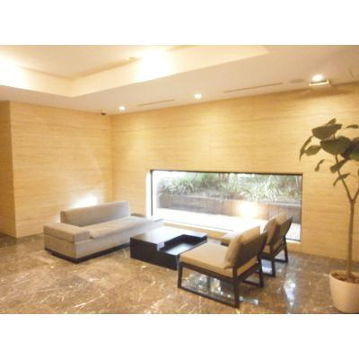 アルティスコート南青山の周辺