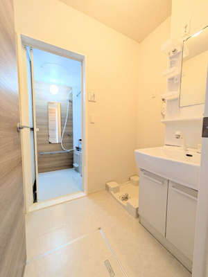 忙しい朝に便利な洗髪洗面化粧台