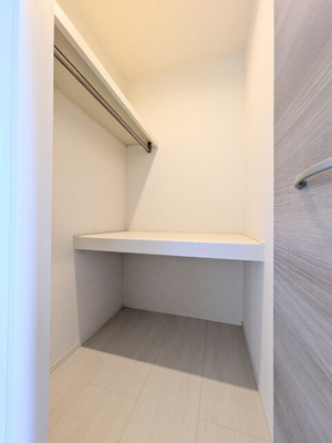 洋室7.3帖　エアコン・ウォークインクローゼットあり