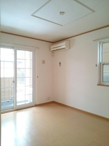 クロシェットⅣの居間・リビング|ゆったり過ごせる居間です