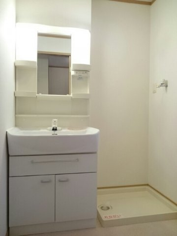 クロシェットⅣの洗面所|コンパクトで使いやすい洗面所