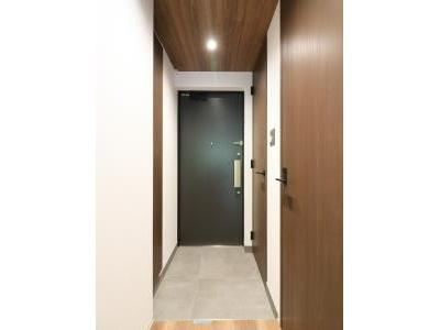 【玄関】 | THE LUDLOW NAKAMEGURO