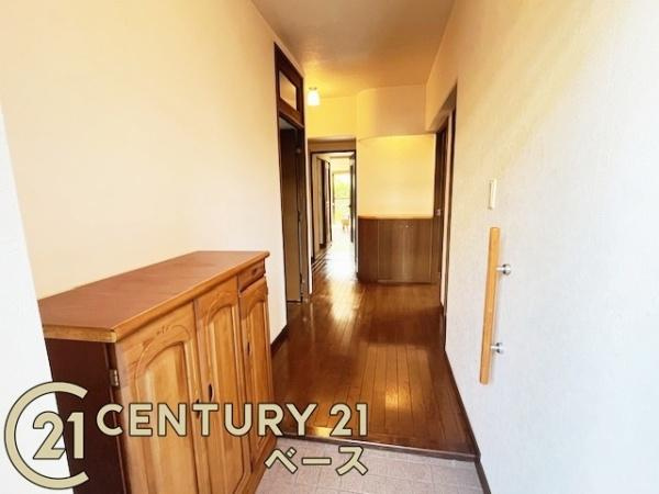 真美ケ丘中央一番街　11号棟の玄関|■現地撮影写真■すっきりとした明るい玄関が家族やお客様を迎えてくれます！