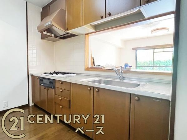 真美ケ丘中央一番街　11号棟のキッチン|■現地撮影写真■家族とのコミュニケーションがとりやすい人気のカウンターキッチン！