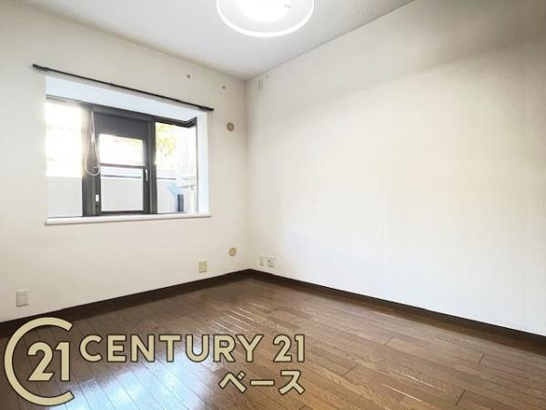 真美ケ丘中央一番街　11号棟の洋室|■現地撮影写真■明るい雰囲気の洋室です！