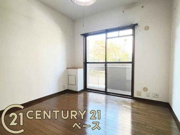真美ケ丘中央一番街　11号棟の洋室|■現地撮影写真■バルコニーに面した開放感のあるお部屋です！