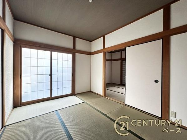 生駒市緑ケ丘　一戸建の和室|■現地撮影写真■ほっこり落ち着けるタタミコーナー！客間としてもご利用いただけます！