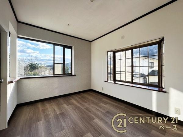 生駒市緑ケ丘　一戸建の洋室|■日当たりのよい明るい雰囲気の洋室です！