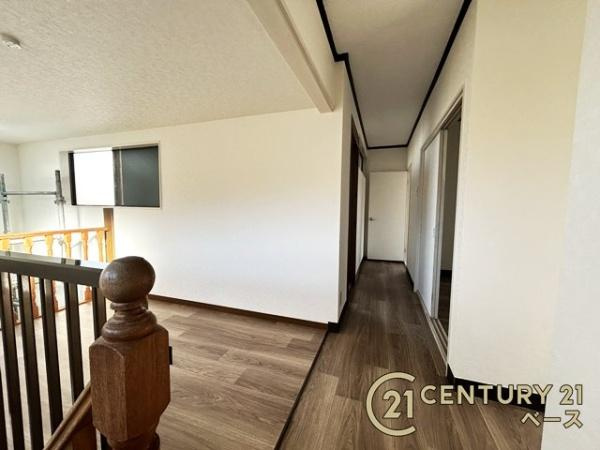 生駒市緑ケ丘　一戸建の内装|■現地撮影写真■こちらは２階廊下部分です！