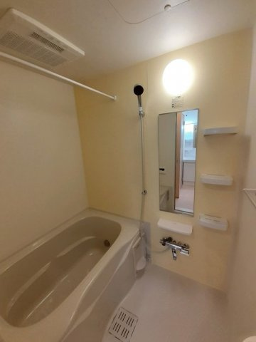 ソレイユＫの浴室