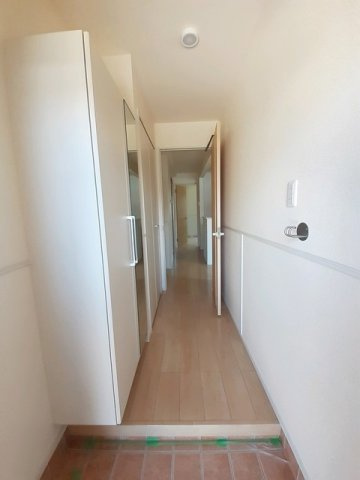 ソレイユＫの玄関