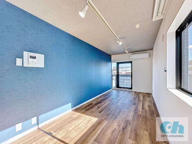 NEWRISE-2 401号室の居間・リビング