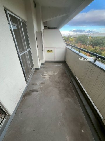 さざなみプラザ22号棟のバルコニー