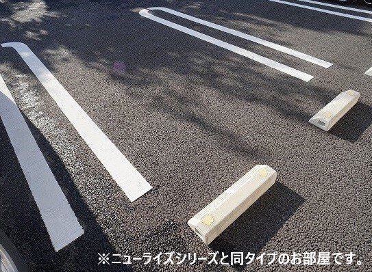 ソレアード・ポールⅡの駐車場