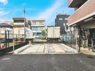 【駐車場】 | フェイム小岩レジデンスタワー | 【敷地内駐車場】最新の空き状況や費用などの詳細は担当スタッフまでお問い合わせください。