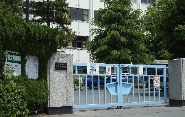 ベル　フィオーレ　Ⅱの周辺|五日市中学校まで1400m