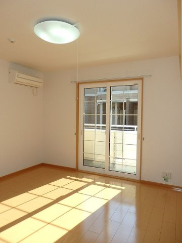 ベル　フィオーレ　Ⅱの居間・リビング|ゆったりとした居間です