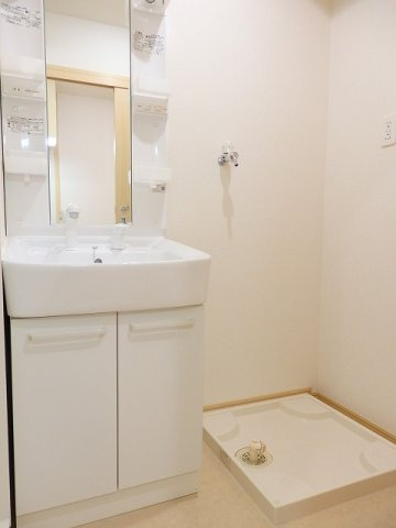 ラ・カシェットの洗面所|忙しい朝には欠かせない洗面所です