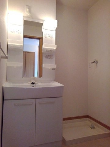 ウェルフェアＡの洗面所|忙しい朝には欠かせない洗面所です