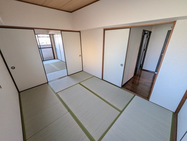 ロマネスク六ツ門の和室