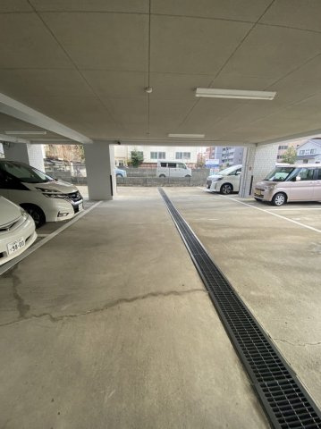 ライオンズマンション六ツ門第２の駐車場