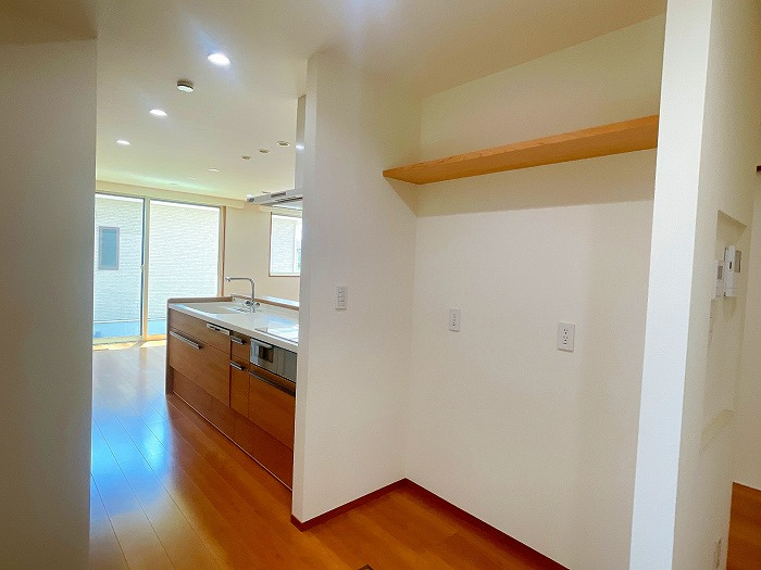 岡山市北区高松原古才 中古住宅の収納|◆1階のWICの様子です。