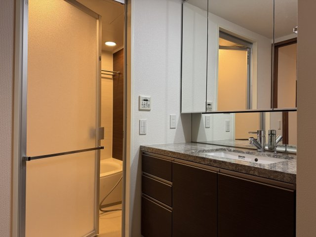 ザ・パークハウス西新宿タワー60の外観