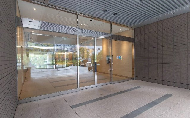 キャナルファーストタワーのエントランス