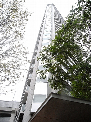 プリズムタワー