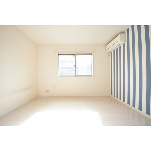 フォレストツインハウスⅡ　B棟の内装|明るい室内です