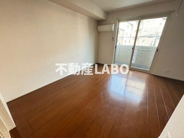 ラ・ローランの居間・リビング