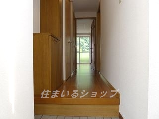 広島市安佐北区上深川町のアパートの玄関