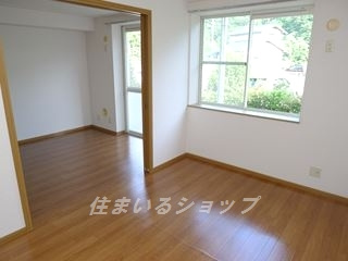 広島市安佐北区上深川町のアパートの居間・リビング