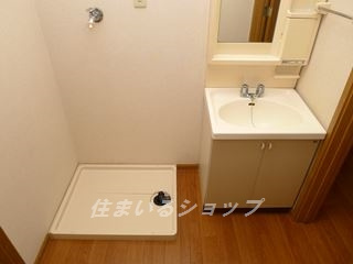 広島市安佐北区上深川町のアパートの洗面所