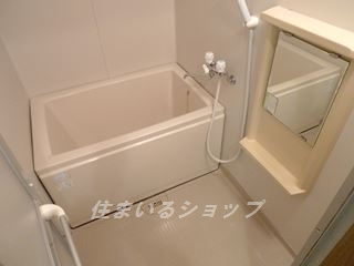 広島市安佐北区上深川町のアパートの浴室