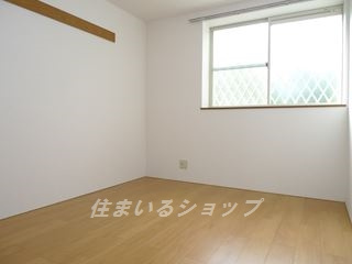 広島市安佐北区上深川町のアパートの寝室