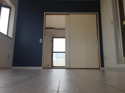 【居間・リビング】 | 第二蓮本ハウス | こちらの居間で趣味の時間をお楽しみください