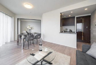 桜上水ガーデンズG棟の居間・リビング