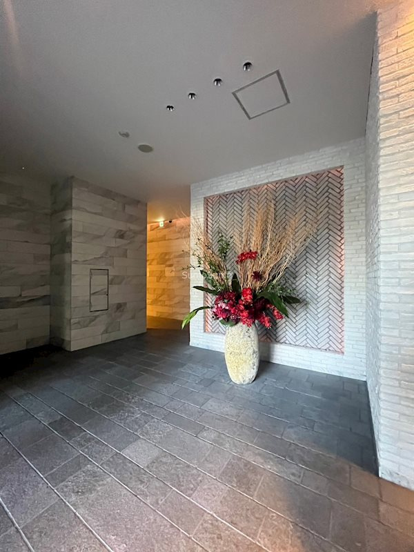 レジュールアッシュウエストレジスのロビー