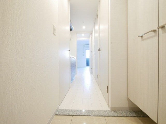 レジュールアッシュウエストレジスの玄関