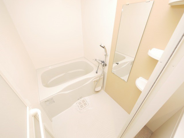 レジュールアッシュウエストレジスの浴室