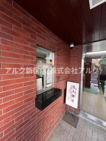 明穂和泉マンションのエントランス