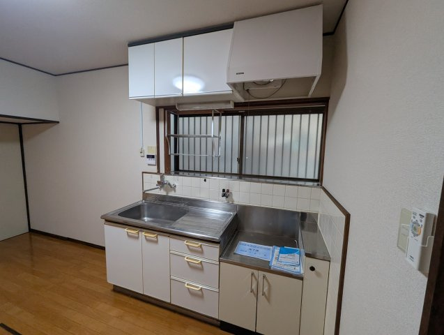 伊丹市春日丘２丁目貸家のキッチン