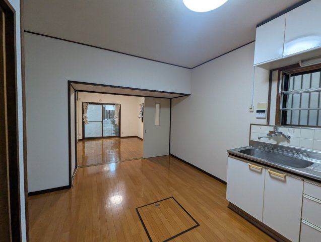 伊丹市春日丘２丁目貸家の居間・リビング