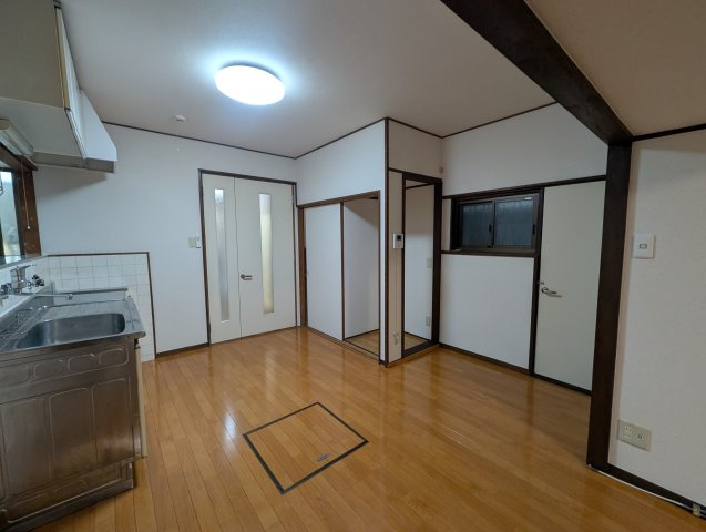 伊丹市春日丘２丁目貸家の居間・リビング