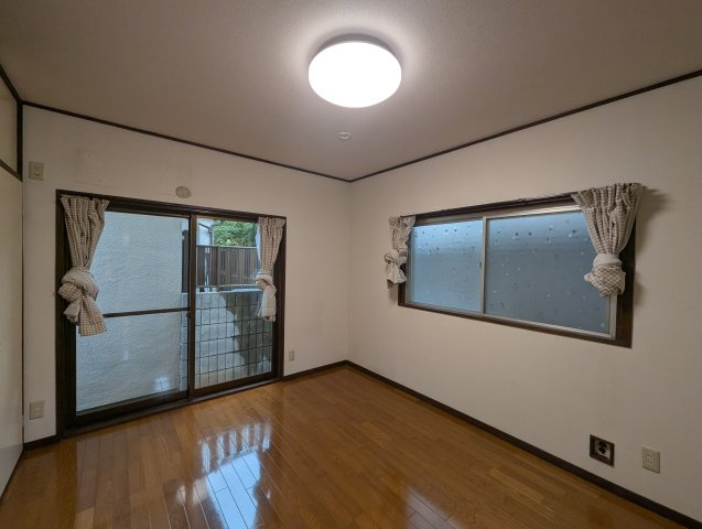 伊丹市春日丘２丁目貸家の居間・リビング