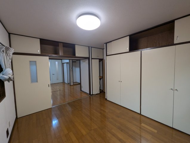 伊丹市春日丘２丁目貸家の居間・リビング