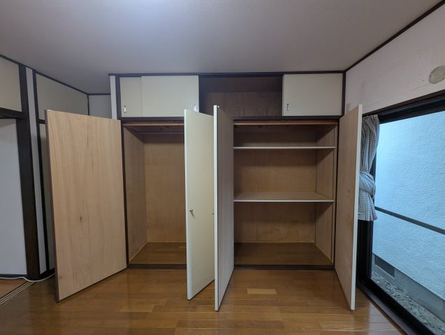 伊丹市春日丘２丁目貸家の収納