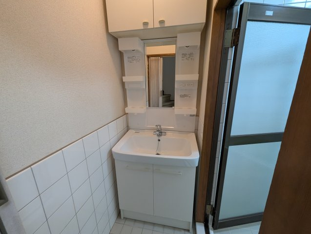 伊丹市春日丘２丁目貸家の独立洗面台