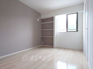 広島市安佐北区亀山７丁目のアパートの寝室